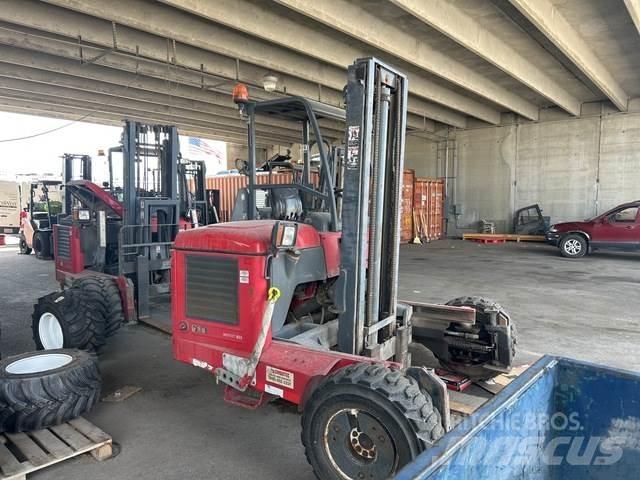 Moffett M55.4 Kravas mašīnām piestiprināmie pacēlāji
