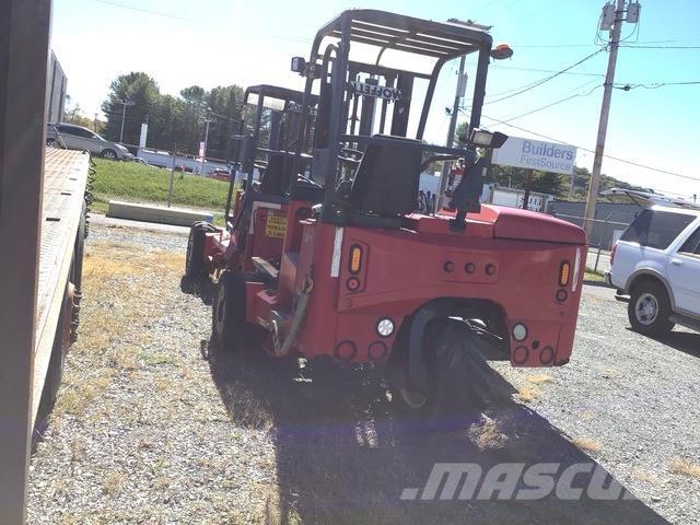 Moffett M55.4 Kravas mašīnām piestiprināmie pacēlāji