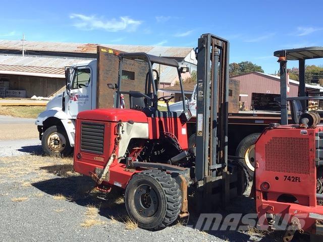 Moffett M55.4 Kravas mašīnām piestiprināmie pacēlāji