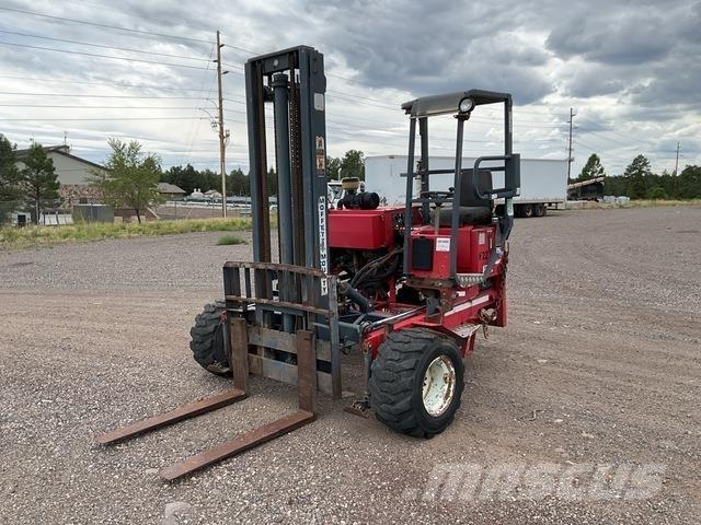 Moffett M5500 Kravas mašīnām piestiprināmie pacēlāji