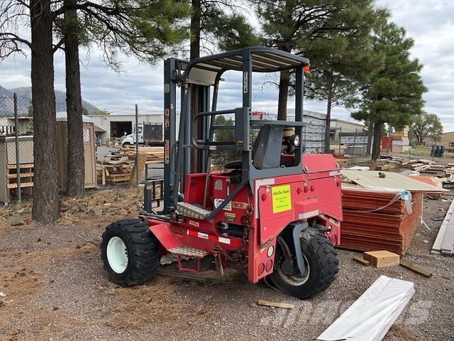 Moffett M5500 Kravas mašīnām piestiprināmie pacēlāji