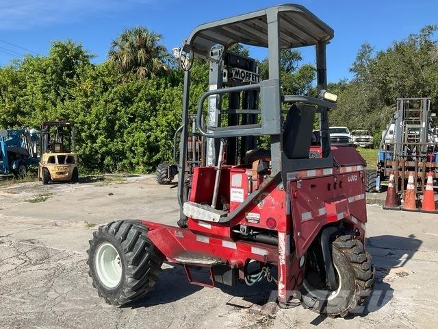 Moffett M5500 Kravas mašīnām piestiprināmie pacēlāji