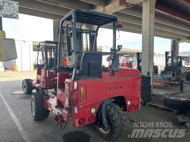Moffett M55P Kravas mašīnām piestiprināmie pacēlāji