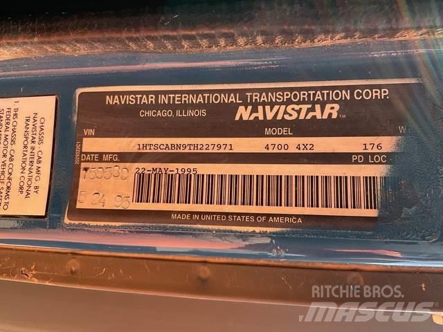 Navistar 4700 Pacēlāji uz automašīnas bāzes