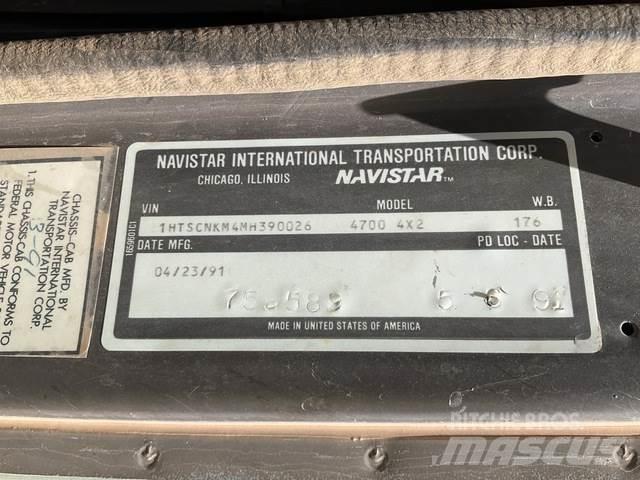 Navistar 4700 Furgons