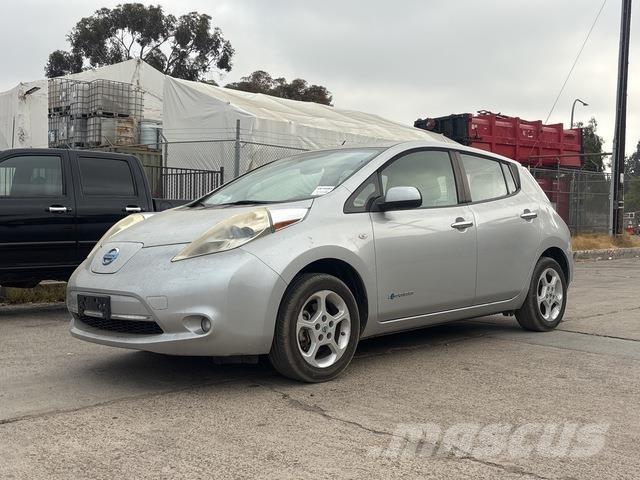 Nissan Leaf Automašīnas