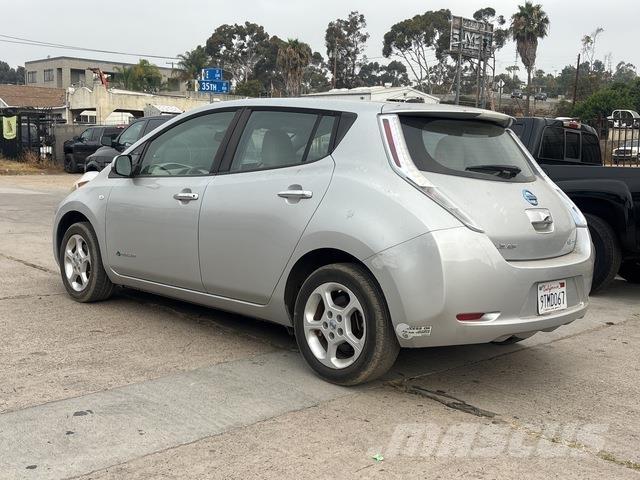 Nissan Leaf Automašīnas