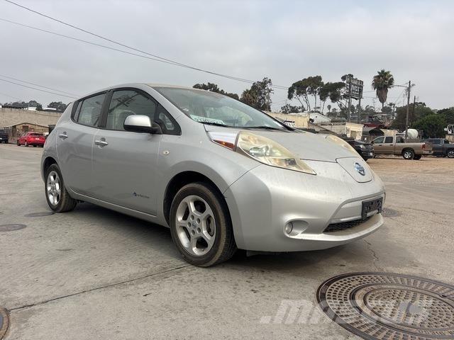 Nissan Leaf Automašīnas