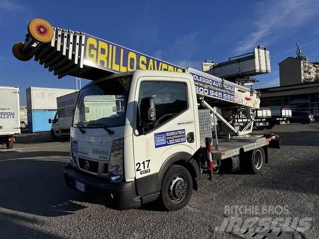 Nissan NT400 Pacēlāji uz automašīnas bāzes
