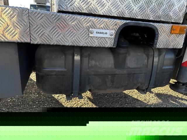 Nissan NT400 Pacēlāji uz automašīnas bāzes