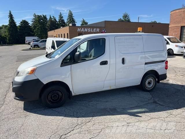Nissan NV200 Preču pārvadāšanas furgoni