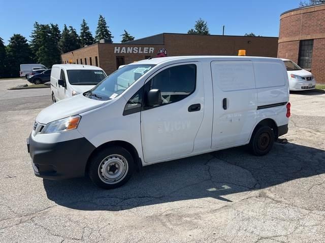 Nissan NV200 Preču pārvadāšanas furgoni