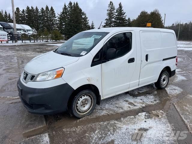 Nissan NV200 Preču pārvadāšanas furgoni
