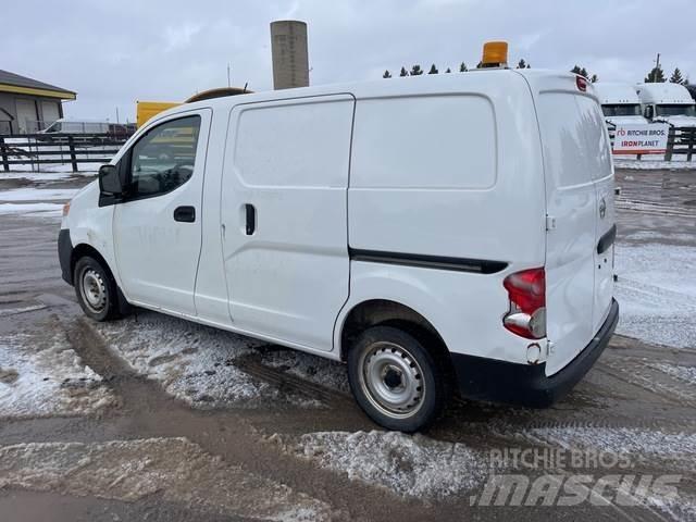 Nissan NV200 Preču pārvadāšanas furgoni