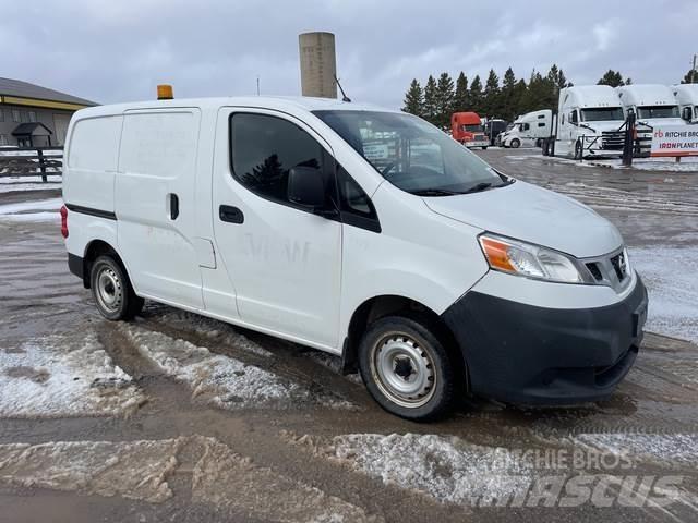 Nissan NV200 Preču pārvadāšanas furgoni
