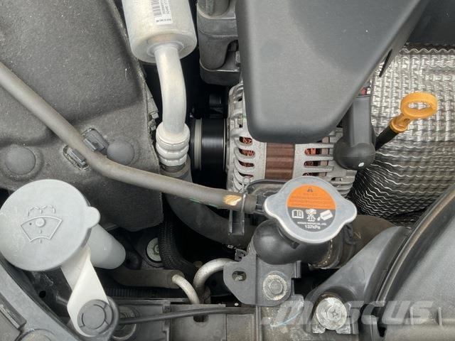 Nissan TEANA Automašīnas