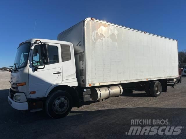 Nissan UD2600 Furgons
