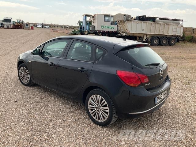 Opel Astra Automašīnas