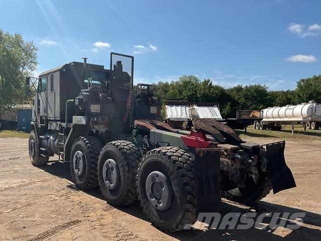 Oshkosh M1070 Evakuators ar manipulatoru