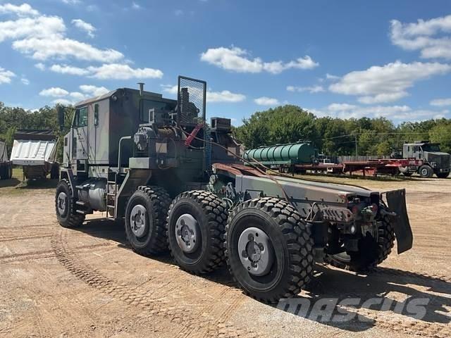 Oshkosh M1070 Evakuators ar manipulatoru
