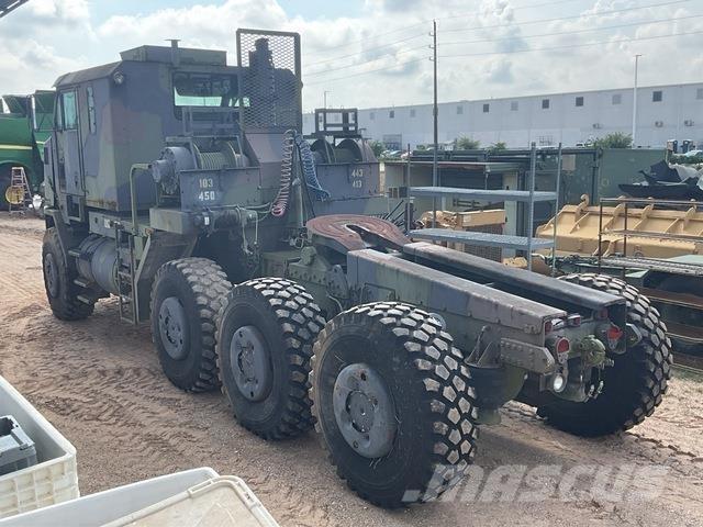 Oshkosh M1070 Evakuators ar manipulatoru