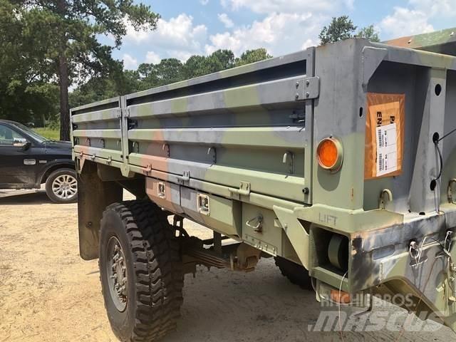 Oshkosh M1082 Būvniecība- Citi