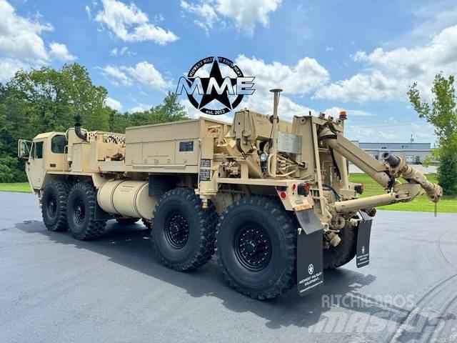 Oshkosh M984E1 Evakuators ar manipulatoru