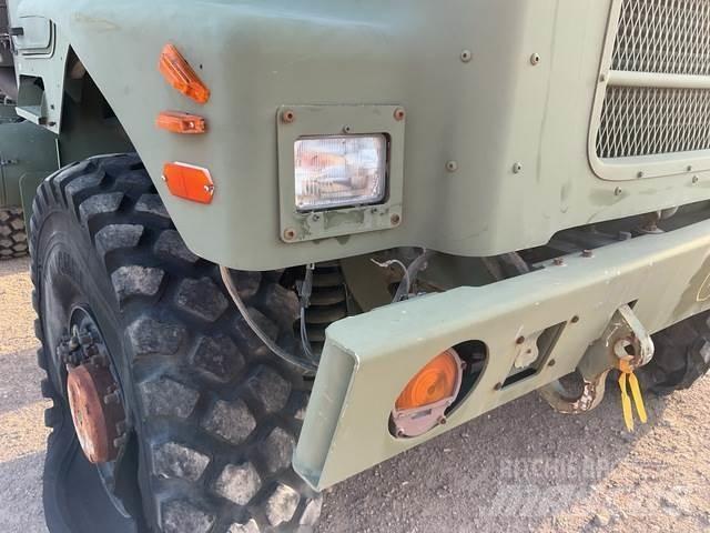 Oshkosh MK25 Furgons