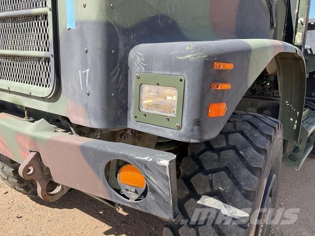 Oshkosh MTVR Furgons