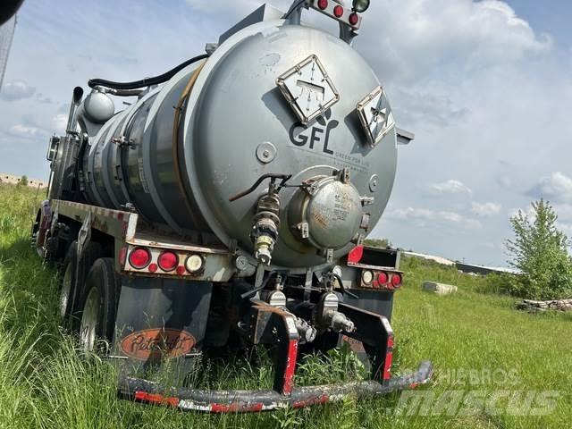 Peterbilt  Kombinētās vakumsūkņa mašīnas