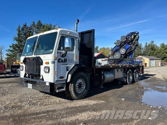 Peterbilt  Smagās mašīnas ar celtni