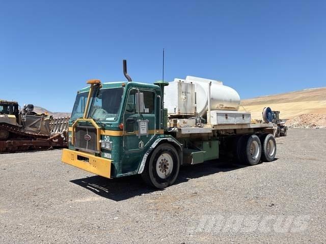 Peterbilt 320 Autocisterna