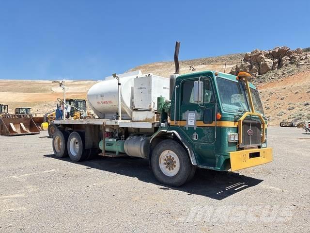 Peterbilt 320 Autocisterna