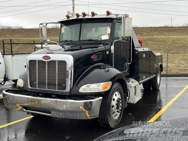 Peterbilt 335 Evakuators ar manipulatoru