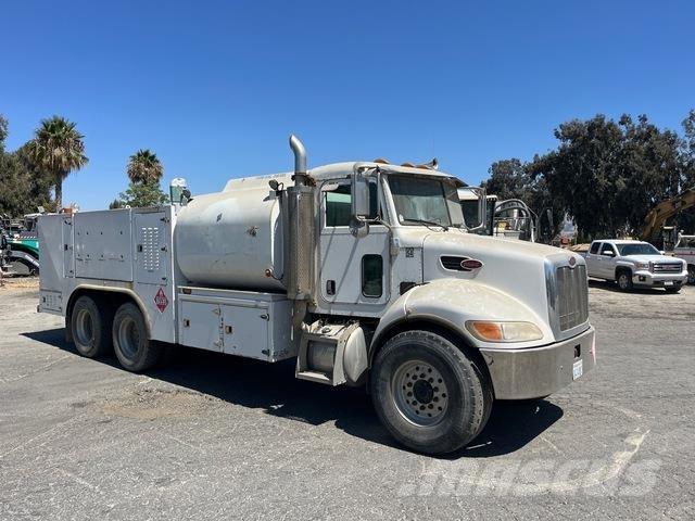 Peterbilt 335 Autocisterna