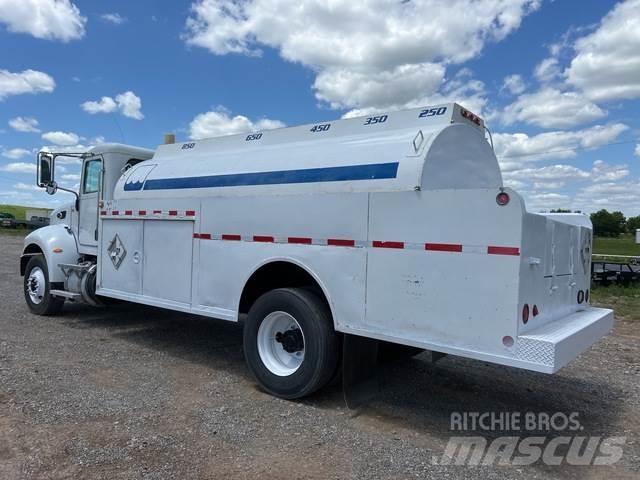 Peterbilt 337 Autocisterna
