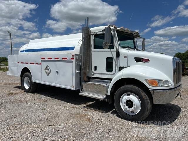 Peterbilt 337 Autocisterna