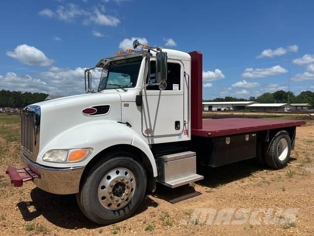 Peterbilt 337 Platformas/izkraušana no sāniem