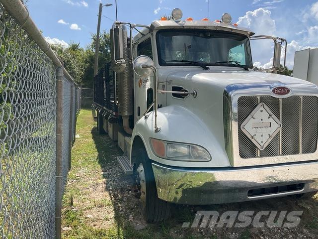 Peterbilt 337 Platformas/izkraušana no sāniem