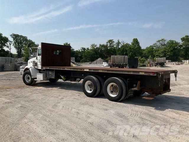 Peterbilt 357 Platformas/izkraušana no sāniem