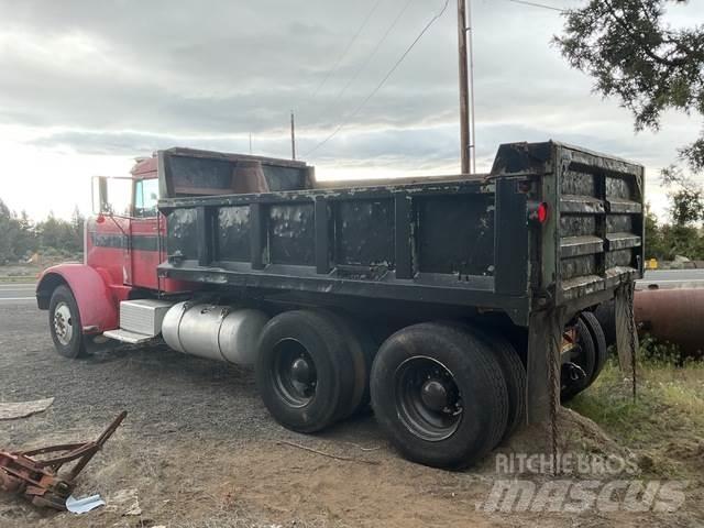 Peterbilt 358M Pašizgāzējs