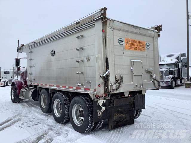 Peterbilt 367 Pašizgāzējs