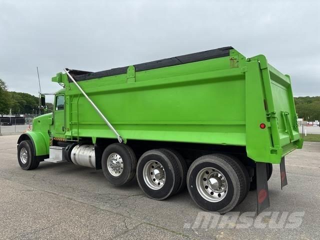 Peterbilt 367 Pašizgāzējs