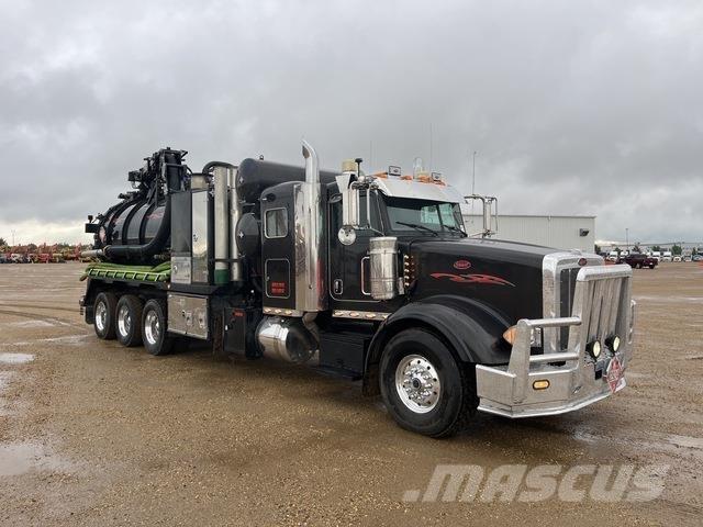 Peterbilt 367 Kāpurķēžu ekskavatori