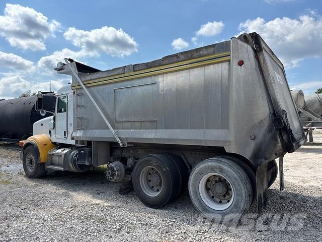 Peterbilt 367 Pašizgāzējs