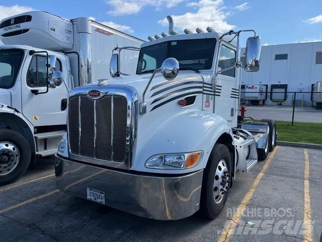Peterbilt 384 Vilcēji