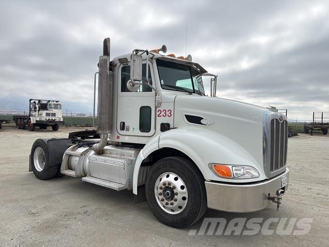 Peterbilt 384 Vilcēji