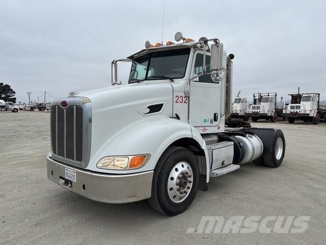 Peterbilt 384 Vilcēji