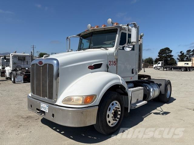 Peterbilt 384 Vilcēji
