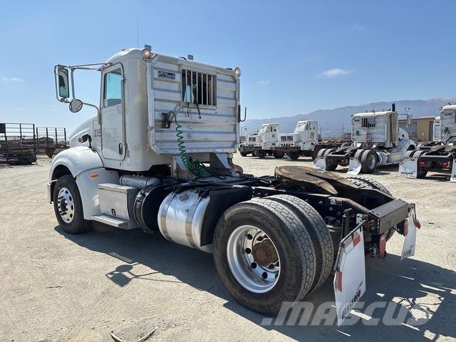 Peterbilt 384 Vilcēji